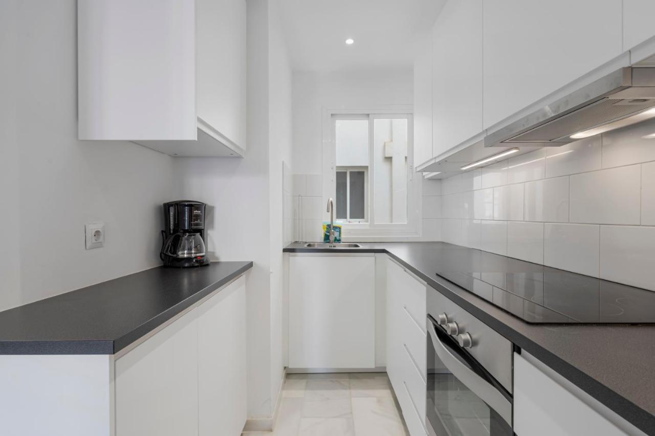 Location In Downtown By Costarentals - Ref 28